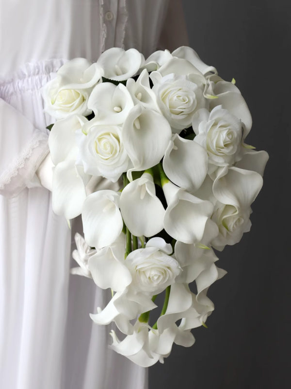 High-end Lily Artificial Bouquet - Image 4