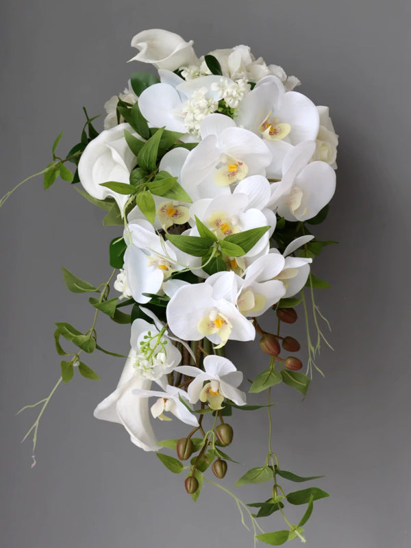 High-end Lily Artificial Bouquet - Image 3